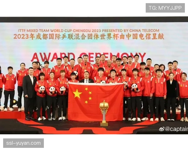 乒乓混团世界杯场馆四川体育馆氛围热烈，吉祥物互动受欢迎